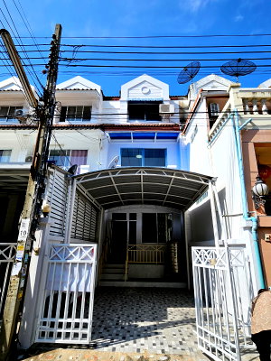 ทาวน์โฮม กรุงเทพมหานคร : ขาย ทาวน์โฮม หมู่บ้านสินทรัพย์นครการ์เด้น 19.80 ตร.ว. 4 ห้องนอน รีโนเวทใหม่ ราคา 2.1 ล้านบาท