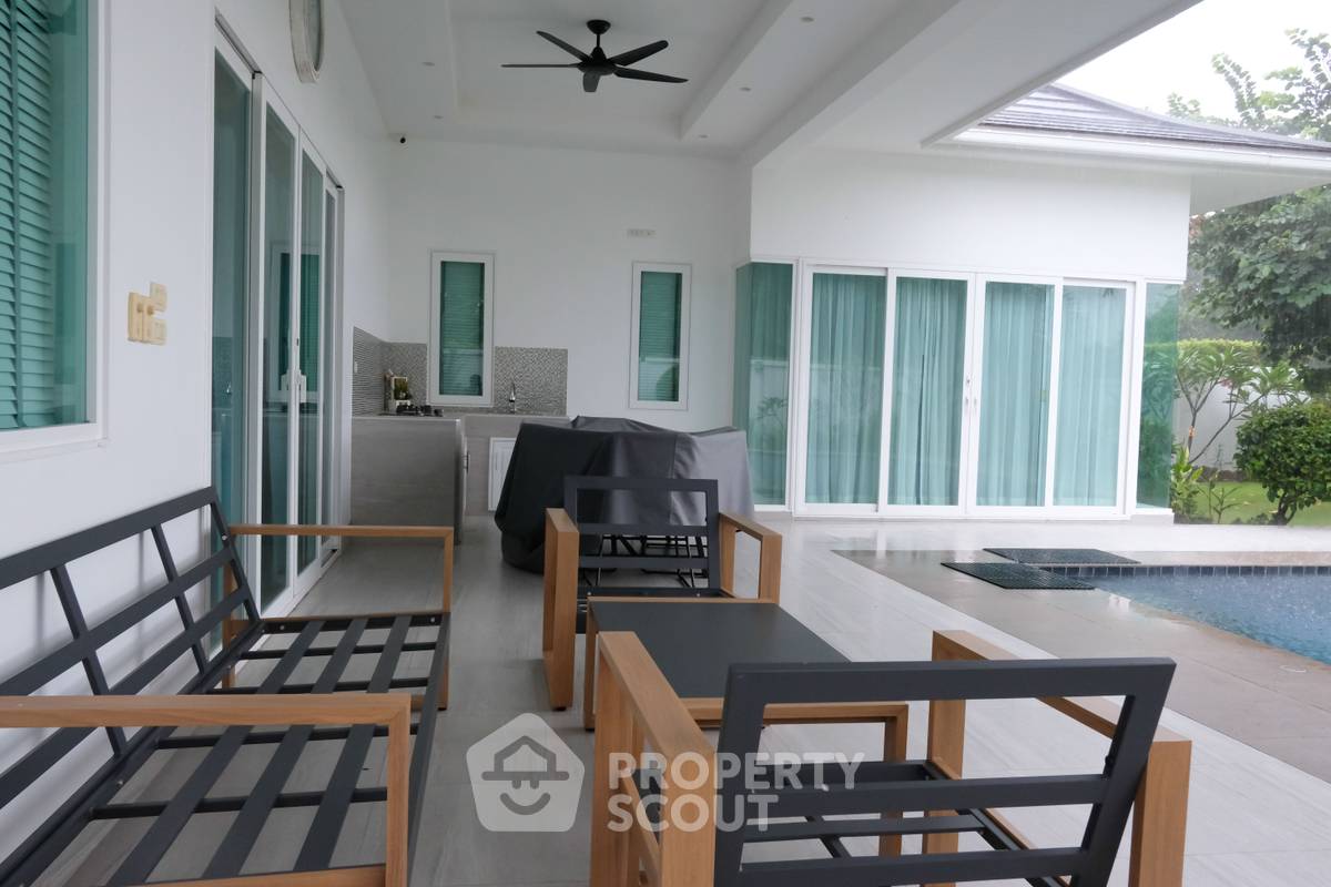 picture Spacious 3-BR Villa At Aria Hua Hin, 180 Sqm (ID 3320104) - 10/27
