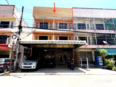 Shophouses for sale Ammata Nakhon Industrial Estate : SHOP HOUSE 35.2 Sq.w. Muang Chon Buri Chonburi for 4.2M