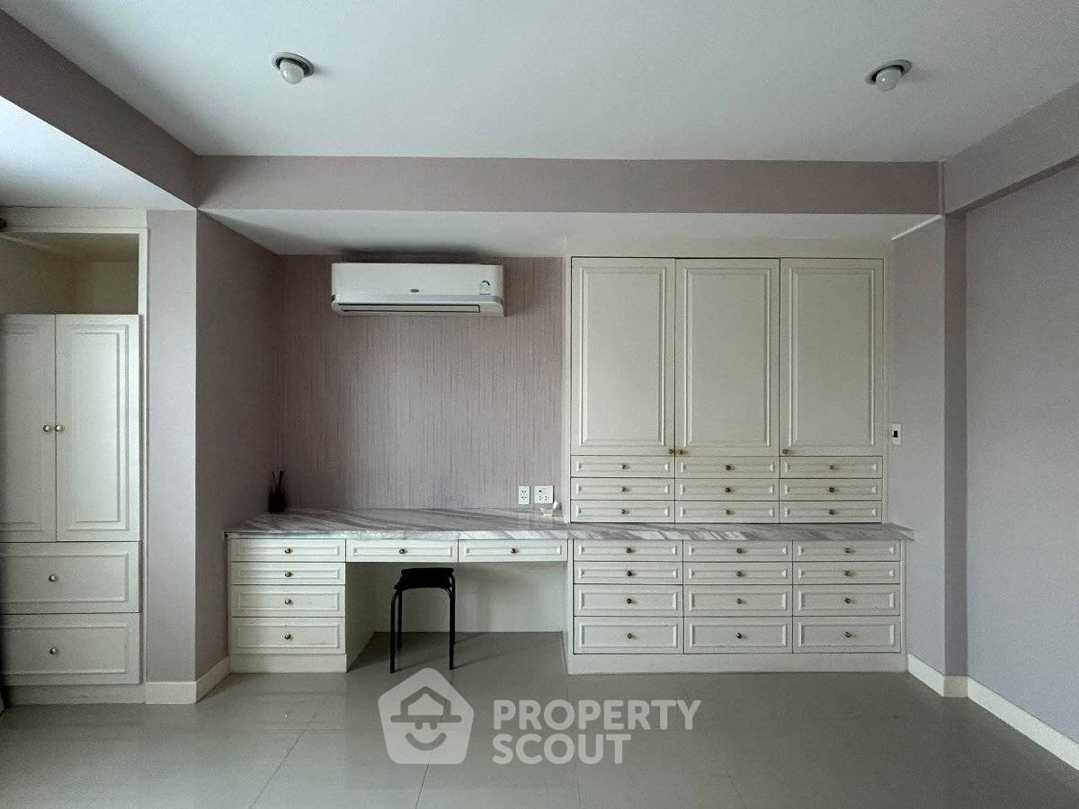 picture 3-BR Townhouse in Sam Sen Nok (ID 3328216) - 4/10