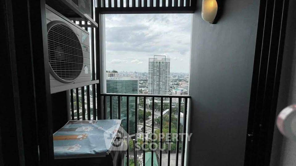 picture Great Value 1-BR Knightsbridge Prime Ratchayothin, BTS Ratchayothin (ID 2811300) - 9/10