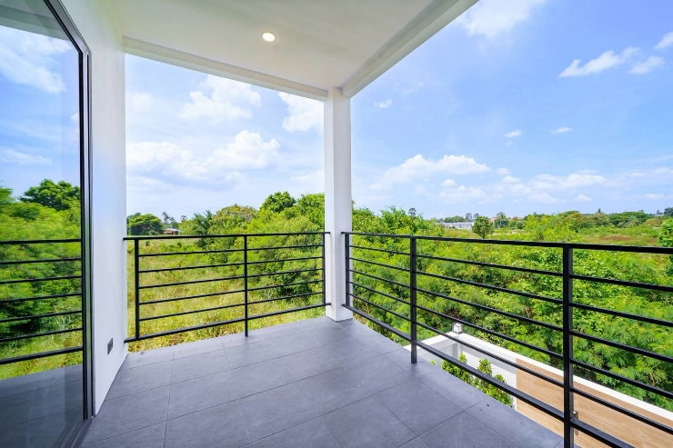 รูป ขายบ้านเดี่ยว 2 ชั้น 4 ห้องนอนพร้อมสระว่ายน้ำ มาบประชัน พัทยา
9,600,000.-
 - รูปที่ 22/37