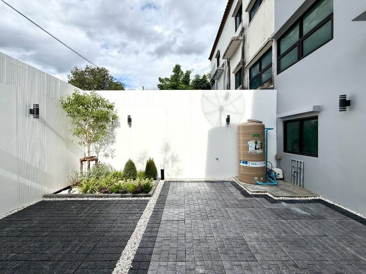 รูป ทาวน์โฮม 3 ชั้น รีโนเวทใหม่ สวย พร้อมเข้าอยู่ เดินทางง่ายมาก - รูปที่ 15/43