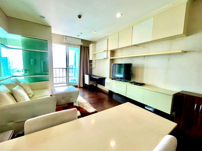 ขายคอนโด : ขายคอนโด IVY THONGLOR 43 ตรม. ชั้น 24 วิวเมืองฟรีเฟอรฟ์นิเจอร์