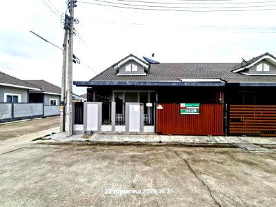 Townhouses for sale Eastern Seaboard Industrial Estate : TOWN HOUSE 32.8 Sq.w. Pluak Daeng Rayong for 1.8M
