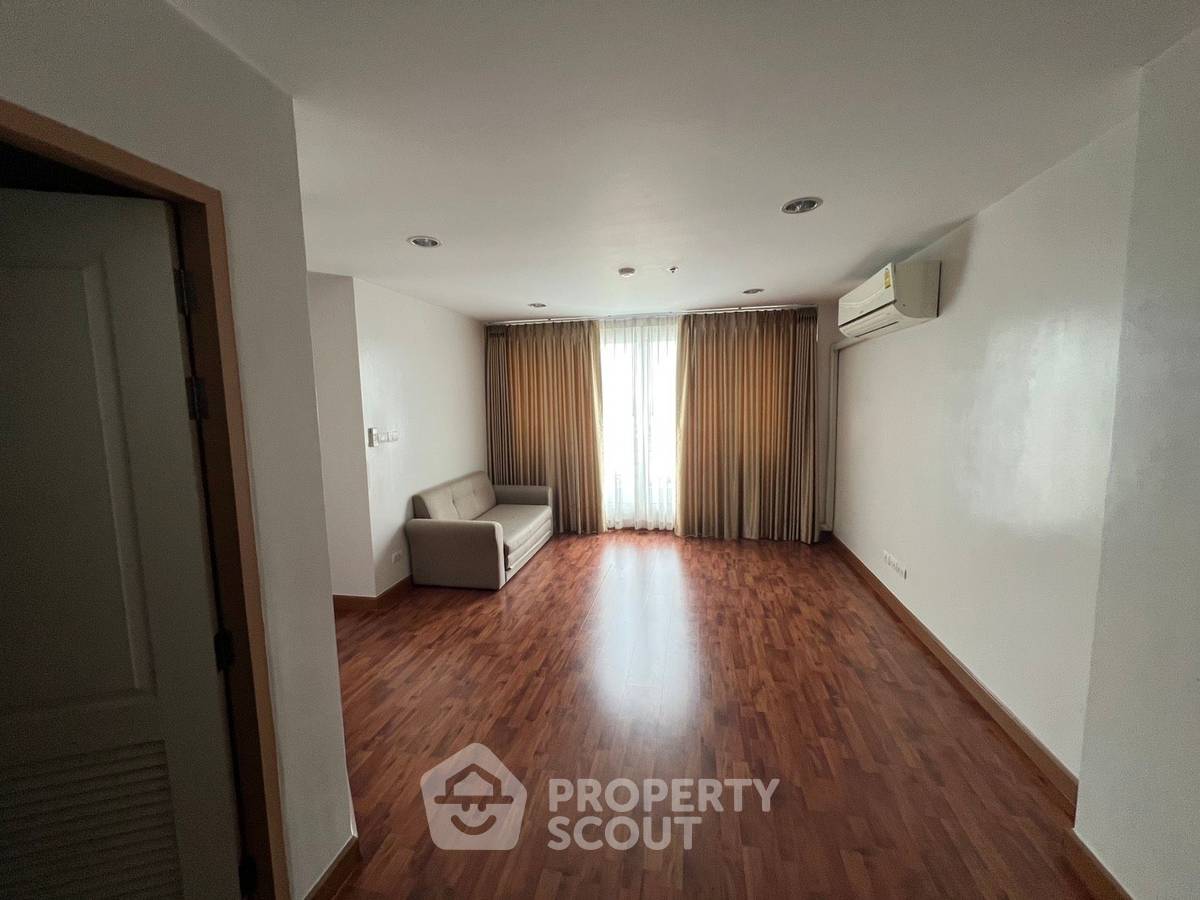 picture 35th-Floor 2-BR Condo At Bangkok Horizon Ramkhamhaeng (ID 2477132) - 2/12
