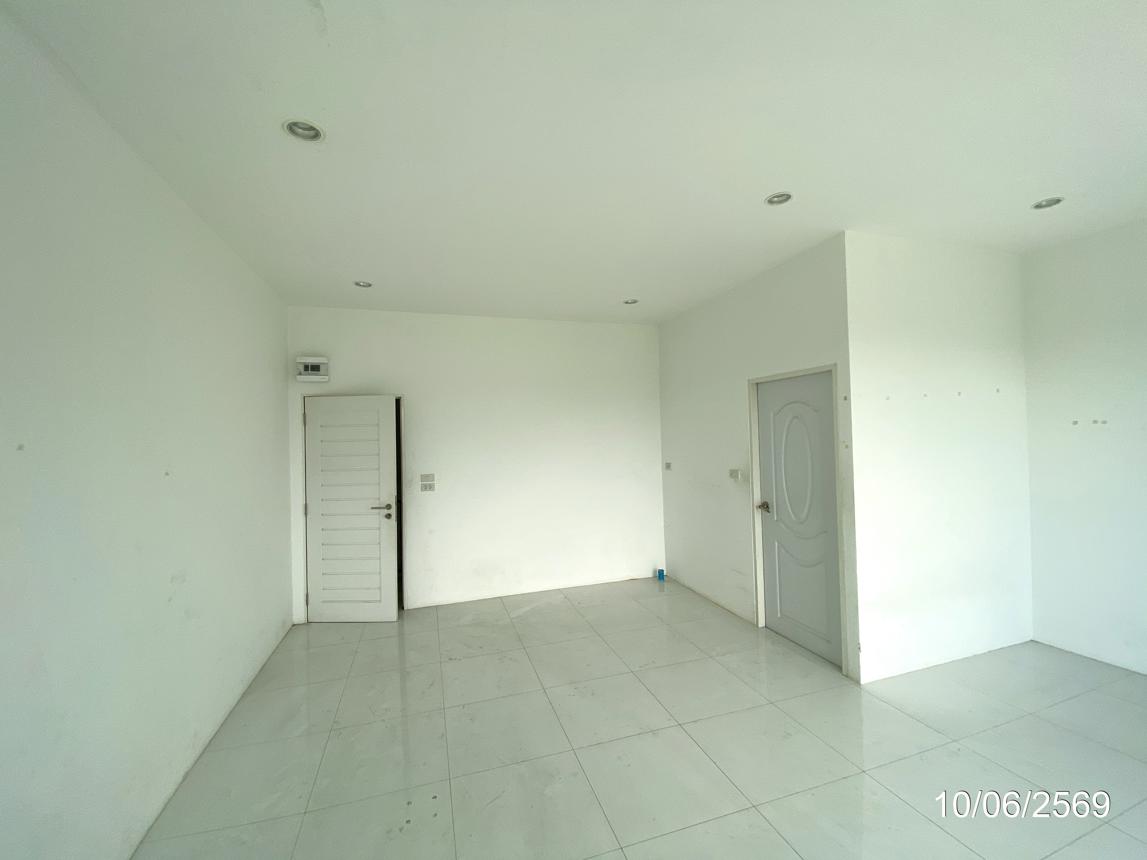 picture TOWN HOUSE 32.7 Sq.w. Muang Chon Buri Chonburi for 4.5M - 37/45
