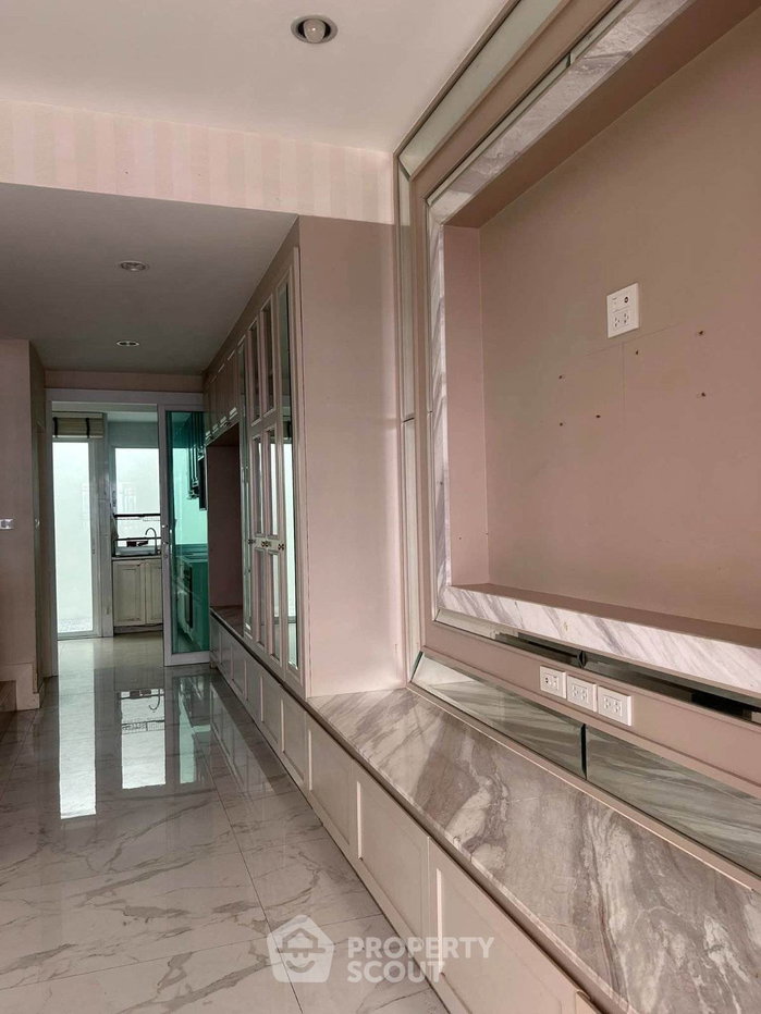 picture 3-BR Townhouse in Sam Sen Nok (ID 3328216) - 6/10