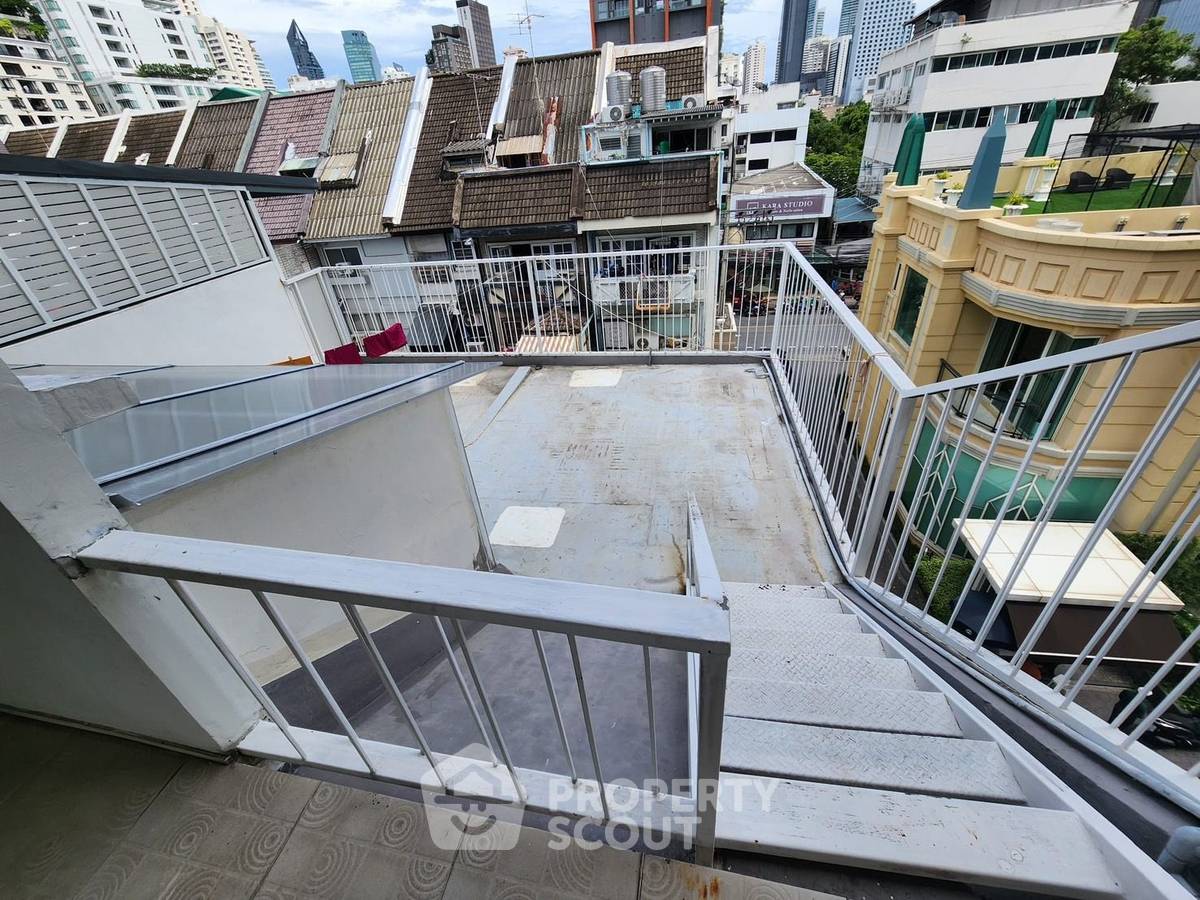 picture Pet-Friendly 4-BR Townhouse 425 Sqm Phrom Phong MRT Sukhumvit (ID 1521845) - 11/16