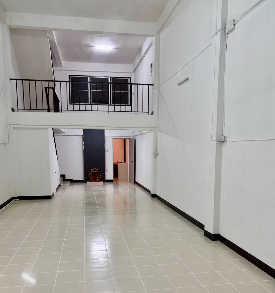 รูป ให้เช่าอาคารพาณิชย์ 3.5 ชั้น 250 ตร.ม. | ซอยเสรีไทย 48 ทำเลดี ติดโซนชุมชน เดินทางสะดวก - รูปที่ 1/11