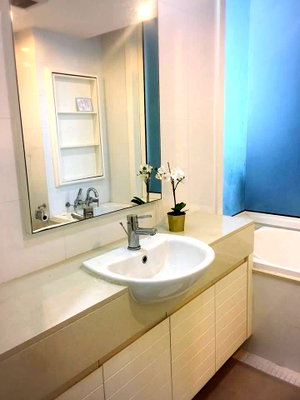 Condos for rent : MN009550 | 2Bed | 2Bath | BTS Phrom Phong | 60sqm | THB 40,000/mo | Fl.23 — Siri Residence Sukhumvit 24 Sukhumvit 24
