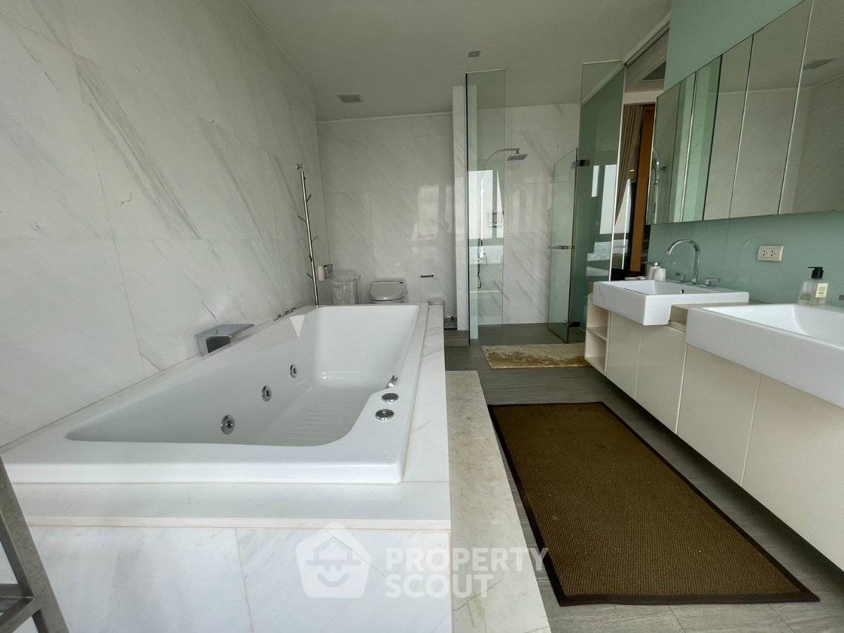 picture 40th-Floor 4-BR 219 Sqm Condo At Southpoint Pattaya (ID 3328166) - 29/36
