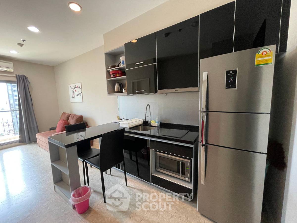 picture 200m From BTS Thong Lor | 1-BR The Crest Sukhumvit 34 (ID 3327417) - 4/8