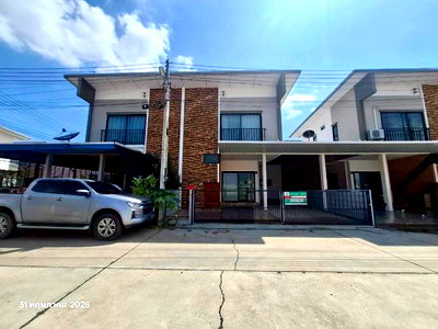 Townhouses for sale Chonburi : TOWN HOUSE 26.6 Sq.w. Muang Chon Buri Chonburi for 2.5M