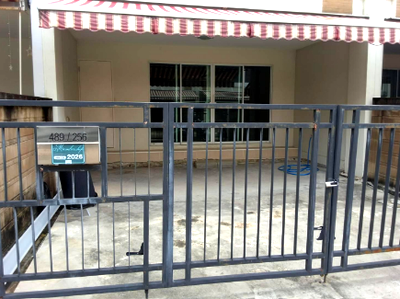 Townhouses for sale Ladkrabang Road Road : TOWN HOUSE 20.6 Sq.w. Lat Krabang Bangkok for 3.2M