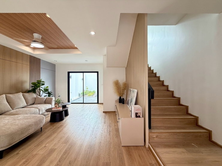 รูป ทาวน์โฮม 3 ชั้น รีโนเวทใหม่ สวย พร้อมเข้าอยู่ เดินทางง่ายมาก - รูปที่ 13/43