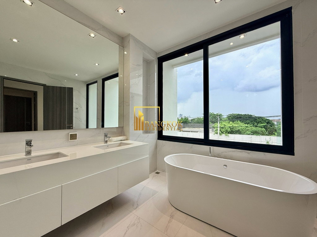 picture 32 Residence | Luxurious 5 Bedroom Pool Villa in Pattanakarn - BR28367SH - 24/43