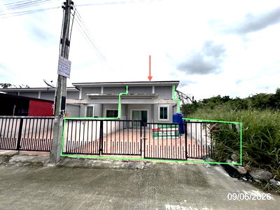 Townhouses for sale Eastern Seaboard Industrial Estate : TOWN HOUSE 37.8 Sq.w. Pluak Daeng Rayong for 1.6M