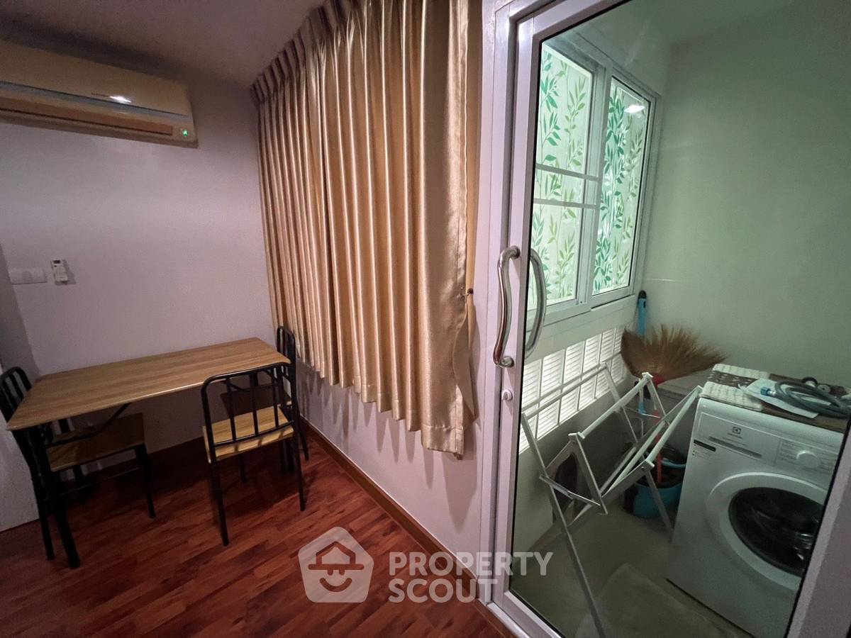 picture 35th-Floor 2-BR Condo At Bangkok Horizon Ramkhamhaeng (ID 2477132) - 10/12