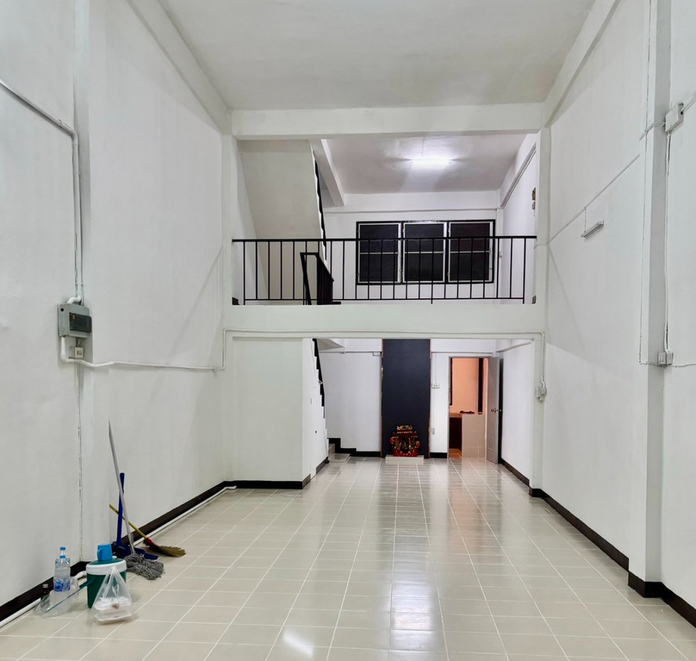รูป ให้เช่าอาคารพาณิชย์ 3.5 ชั้น 250 ตร.ม. | ซอยเสรีไทย 48 ทำเลดี ติดโซนชุมชน เดินทางสะดวก - รูปที่ 2/11