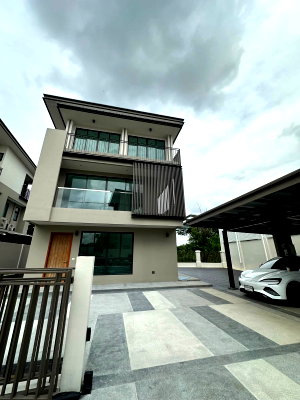 บ้านเดี่ยว กรุงเทพมหานคร : #HHR84 ขายบ้านเดี่ยวหรู 3 ชั้น หลังริม พื้นที่ใหญ่ที่สุด 📍 สวนหลวง ร.9 - พัฒนาการ