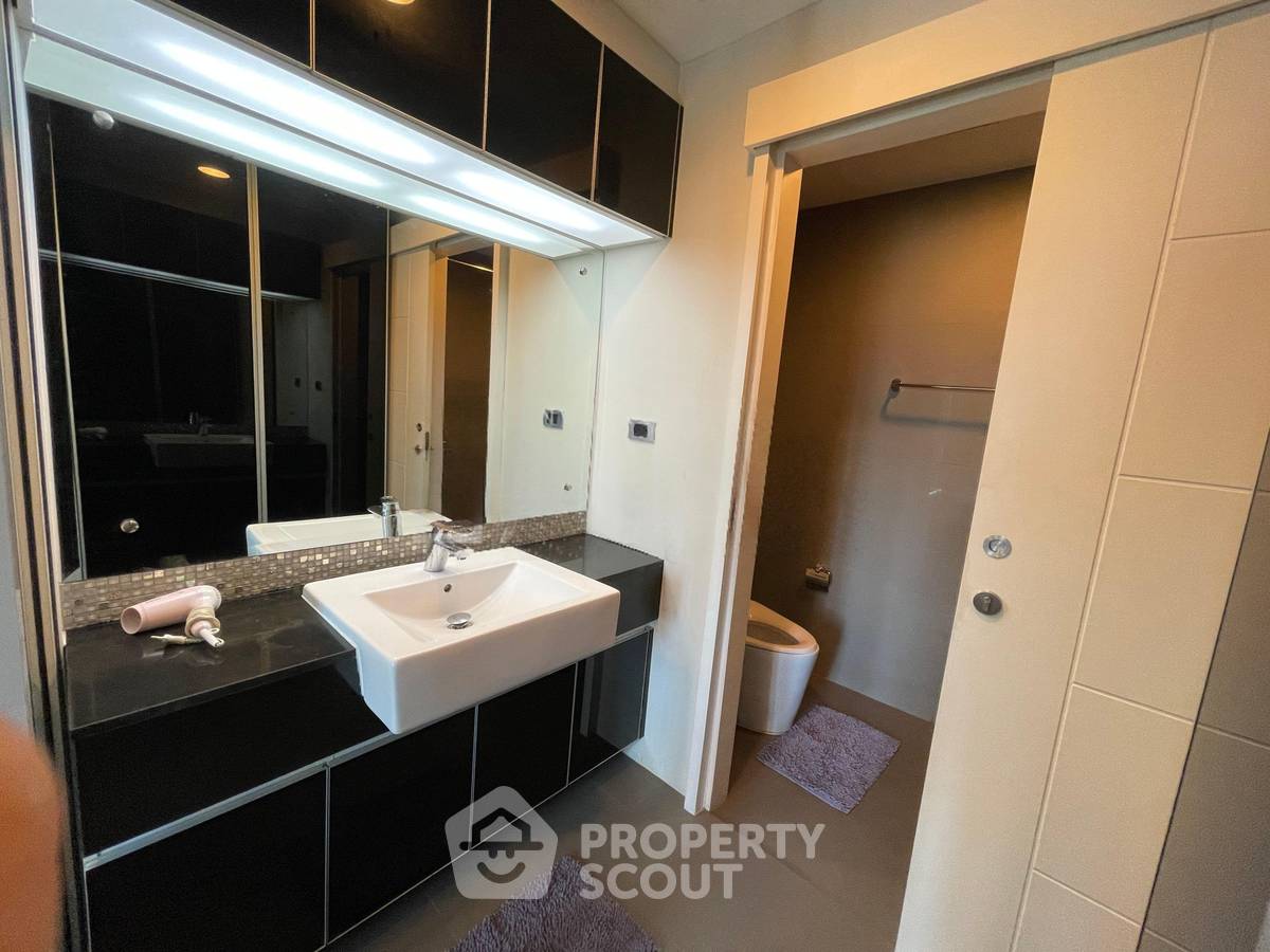 picture 200m From BTS Thong Lor | 1-BR The Crest Sukhumvit 34 (ID 3327417) - 5/8