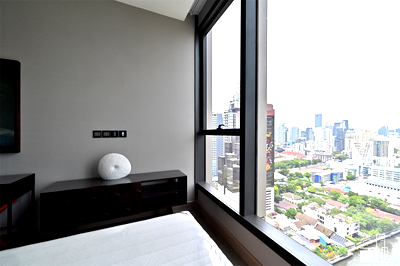 Condos for sale : THE ESSE at SINGHA COMPLEX near MRT Phetchaburi Station More Convenience, Full Relaxation