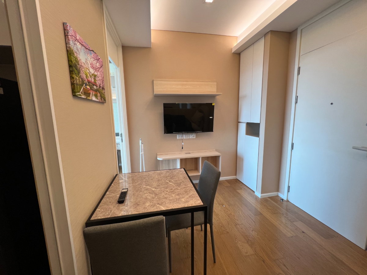 picture Cheap Rent The Saint Residences 1-Bed High floor nice room ready to move - 3/9