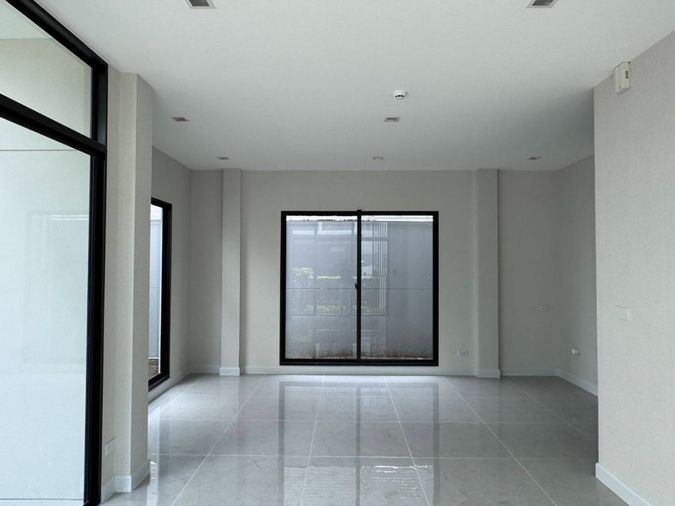 4-bed house for sale, 235 sqm, 54.2 sq wah, Bangkok boulevard Ramkhamhaeng - Wongwaen