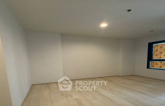 picture Studio Condo at Life One Wireless near BTS Phloen Chit (ID 3094399) - 4/4