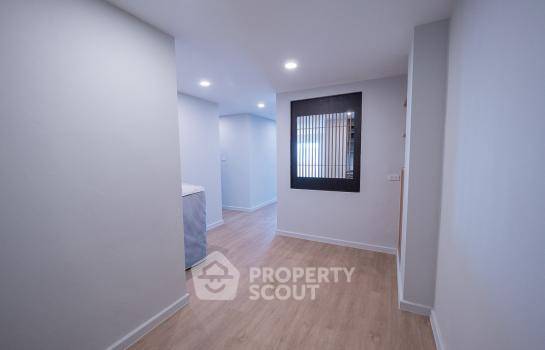 รูป คอนโดสองห้องนอนขนาด 110 ตร.ม. Sarin Place Condominium ใกล้ BTS รัชโยธิน (ID 1179754) - รูปที่ 9/10