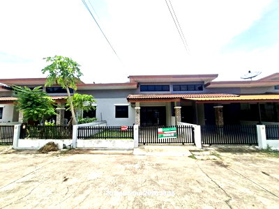 Townhouses for sale Eastern Seaboard Industrial Estate : TOWN HOUSE 22 Sq.w. Pluak Daeng Rayong for 1.2M