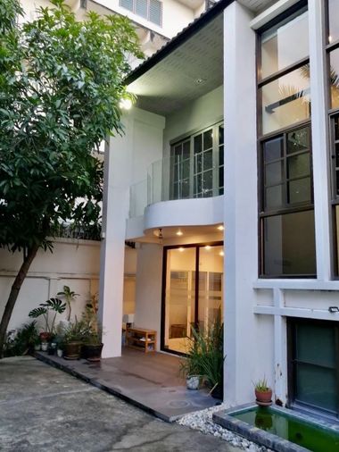 ให้เช่าบ้านเดี่ยว 6 ห้องนอน 450 ตร.ม. 100 ตร.ว. เขตวัฒนา