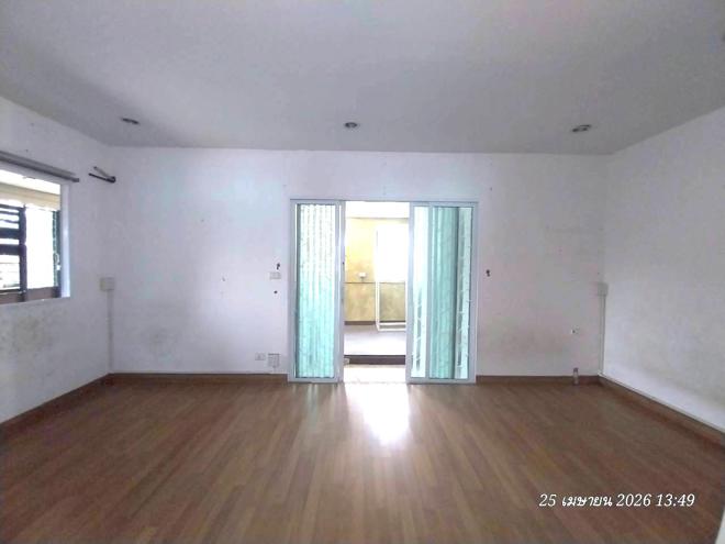 picture TOWN HOUSE 37.5 Sq.w. Khlong Sam Wa Bangkok for 3.3M - 15/37
