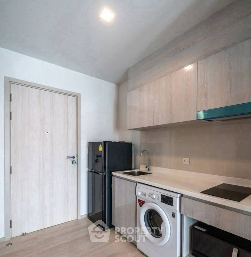 picture Studio Condo at Life One Wireless near BTS Phloen Chit (ID 3319674) - 3/3