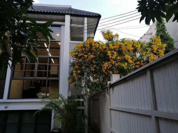 ให้เช่าบ้านเดี่ยว 6 ห้องนอน 450 ตร.ม. 100 ตร.ว. เขตวัฒนา