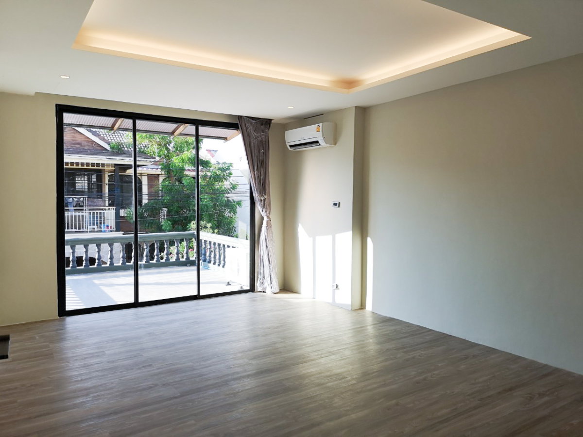 รูป 🏡 ให้เช่า ทาวน์เฮาส์ 2 ชั้น หมู่บ้านศิขริน รามคำแหง 24 แยก 30 - รูปที่ 12/13