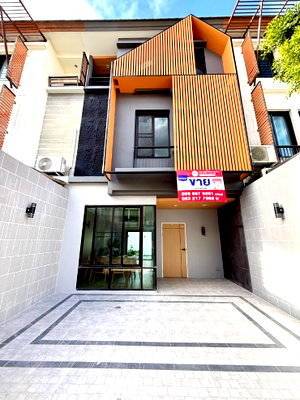 ทาวน์โฮม เกษตร : ทาวน์โฮม 3 ชั้น รีโนเวทใหม่ สวย พร้อมเข้าอยู่ เดินทางง่ายมาก