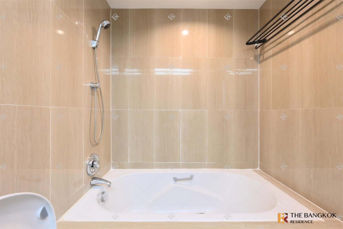 picture Luxury Unit, Ready for You Without the Wait Langsuan Ville near BTS Ratchadamri - 10/10