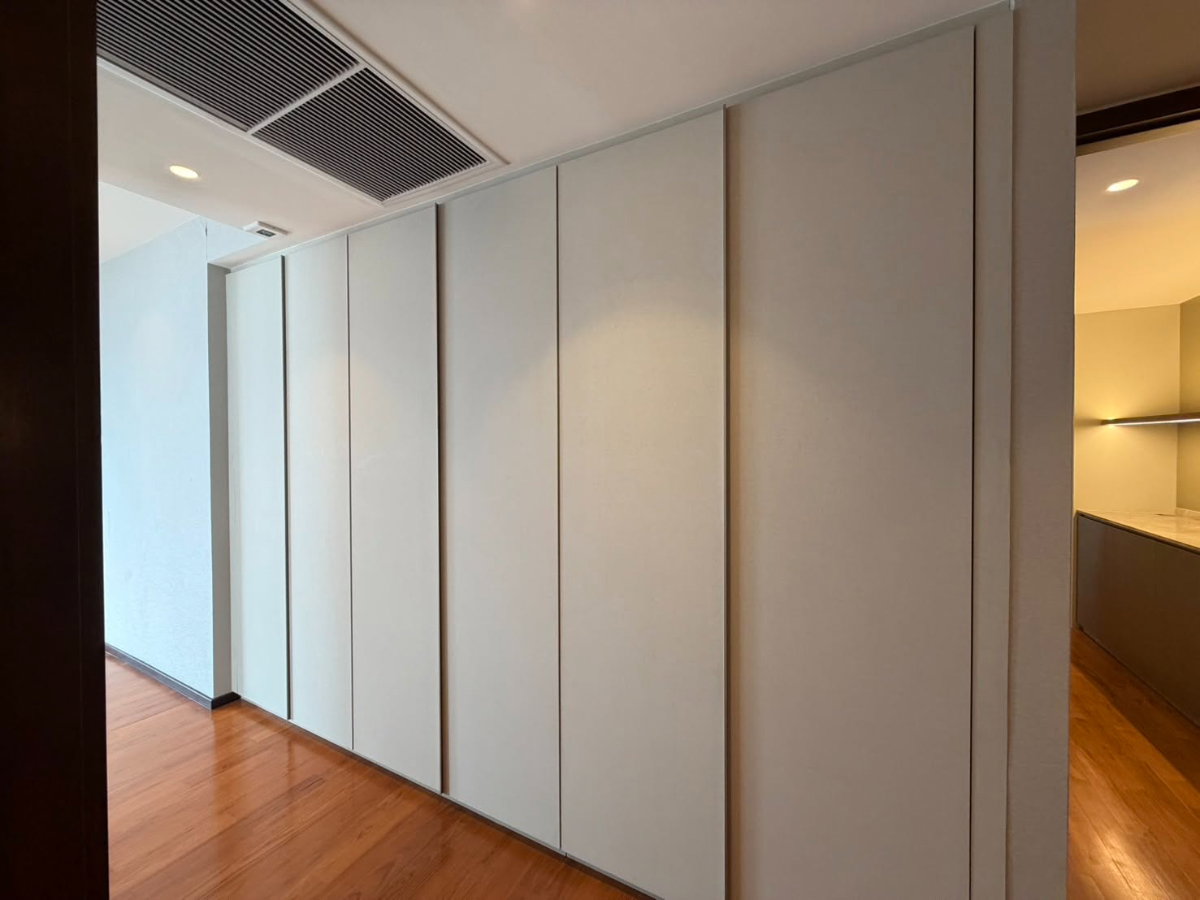 picture Pet Allowed Condo in Thonglor 3 Bedrooms 3 Bathrooms Line : @propertyproxy - 6/19
