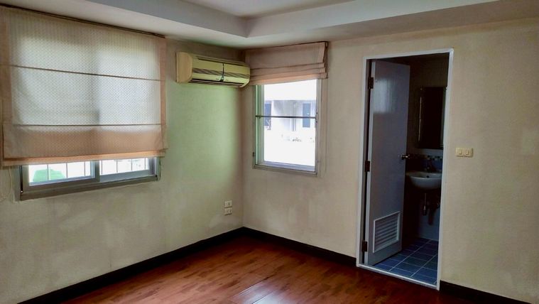 4-bed townhouse for rent, 200 sqm, 23 sq wah, Happy Land Ville