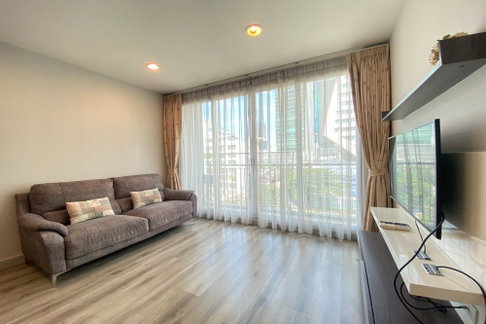 For Rent !! Centric Sathorn - St.Louis, 2 bed, 2 bath, South Facing, Rare item, Kitchen closed !! Code C20221200270 furnished, ready to move in📣📣