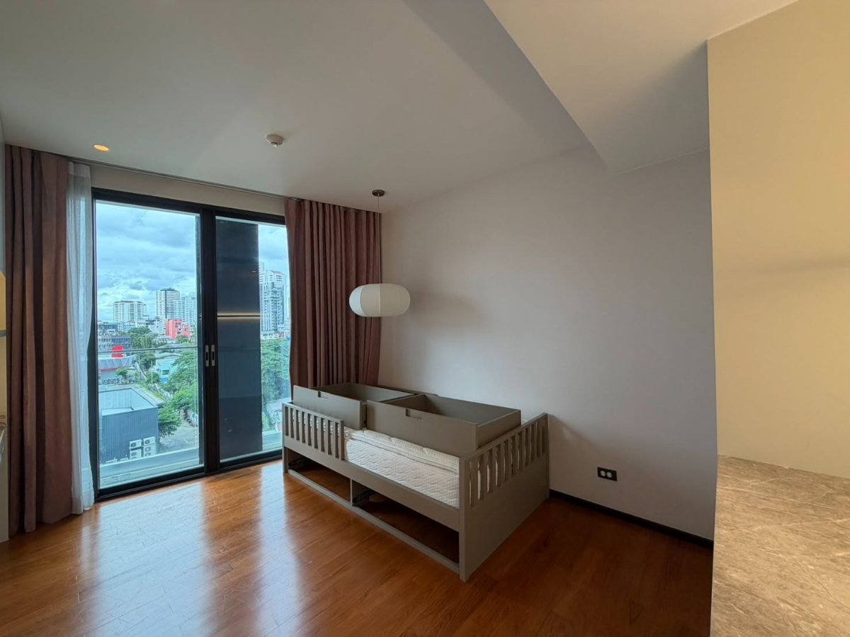 picture Pet Allowed Condo in Thonglor 3 Bedrooms 3 Bathrooms Line : @propertyproxy - 11/19