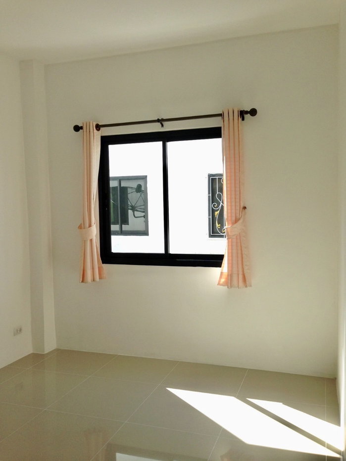 รูป ขายด่วน ทาวน์โฮม ใกล้นิคมอัญญธานี ( Gemopolis ) - รูปที่ 15/16