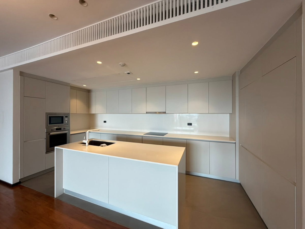 picture Pet Allowed Condo in Thonglor 3 Bedrooms 3 Bathrooms Line : @propertyproxy - 3/19