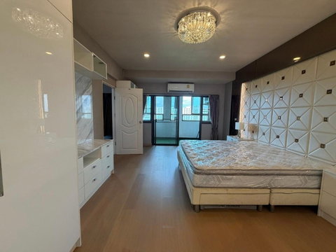 For Rent: Ratchada Terrace Condo (Phahonyothin 24)