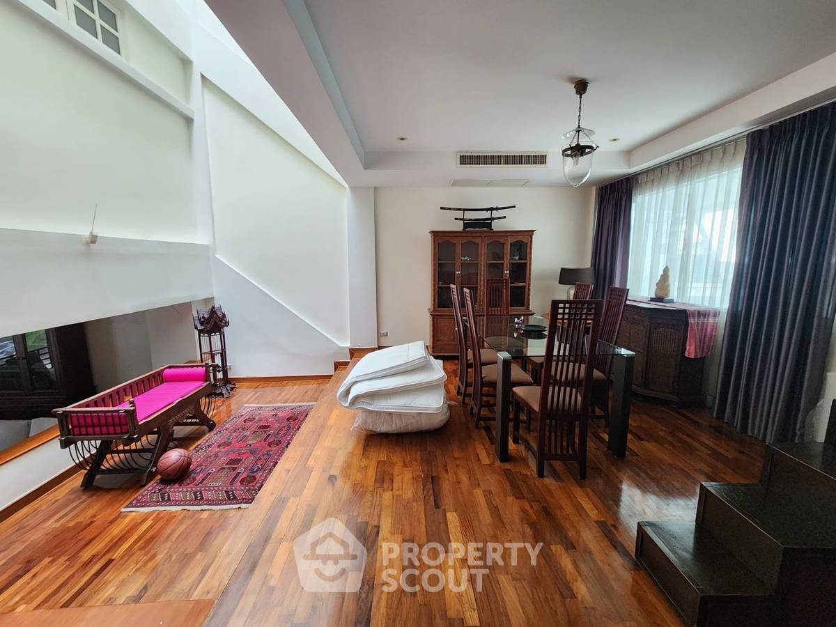 picture Pet-Friendly 4-BR Townhouse 425 Sqm Phrom Phong MRT Sukhumvit (ID 1521845) - 2/16