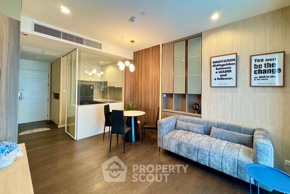 picture 30th-Floor 2-BR The Saint Residences 100m To MRT Phahon Yothin (ID 3270353) - 2/9