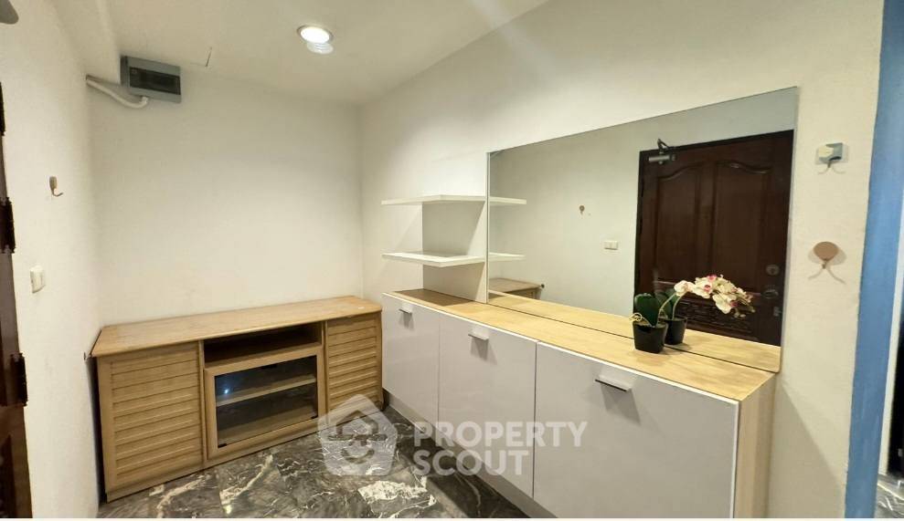 รูป คอนโด 1-ห้องนอน ที่ สราญใจ แมนชั่น คอนโดมิเนียม ใกล้ BTS นานา (ID 3328441) - รูปที่ 5/11