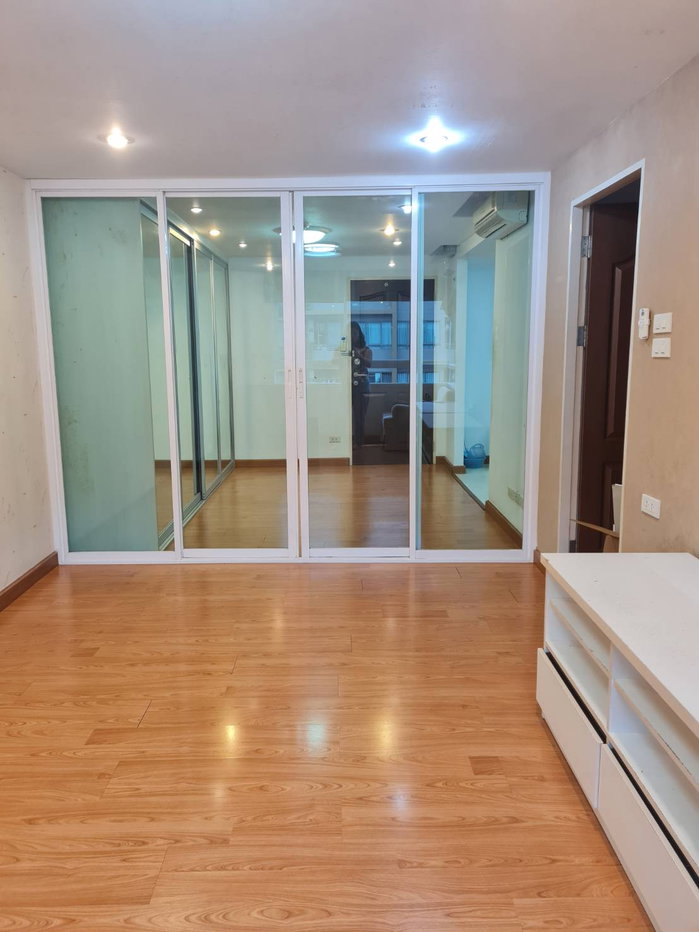 รูป คอนโดLow-Rise ใหม่ทันสมัย ใกล้MRTสุทธิสาร 52ตรม. 1นอน1น้ำสะดวก บรรยากาศดี ใกล้แหล่งชุมชน - รูปที่ 2/5